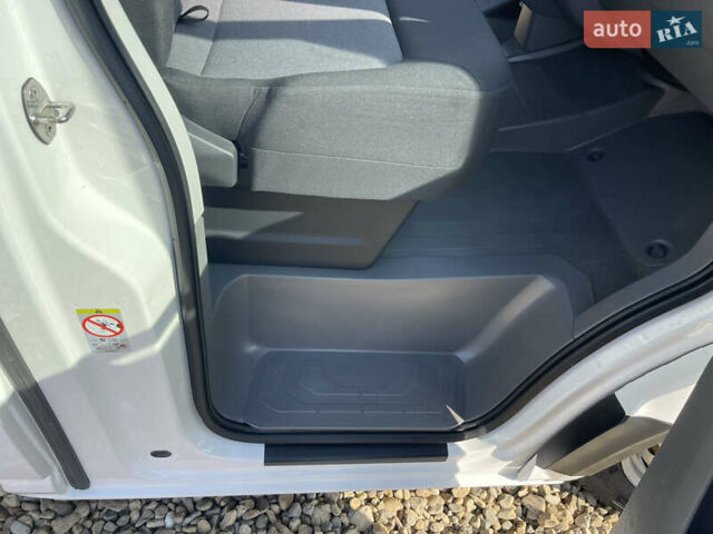 Белый Фольксваген Крафтер, объемом двигателя 2 л и пробегом 231 тыс. км за 32600 $, фото 34 на Automoto.ua