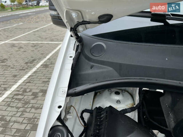 Белый Фольксваген Крафтер, объемом двигателя 2 л и пробегом 299 тыс. км за 27999 $, фото 18 на Automoto.ua