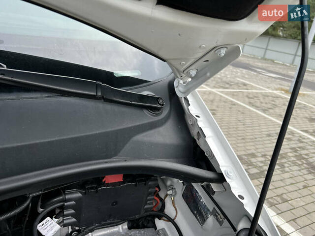 Белый Фольксваген Крафтер, объемом двигателя 2 л и пробегом 299 тыс. км за 27999 $, фото 17 на Automoto.ua