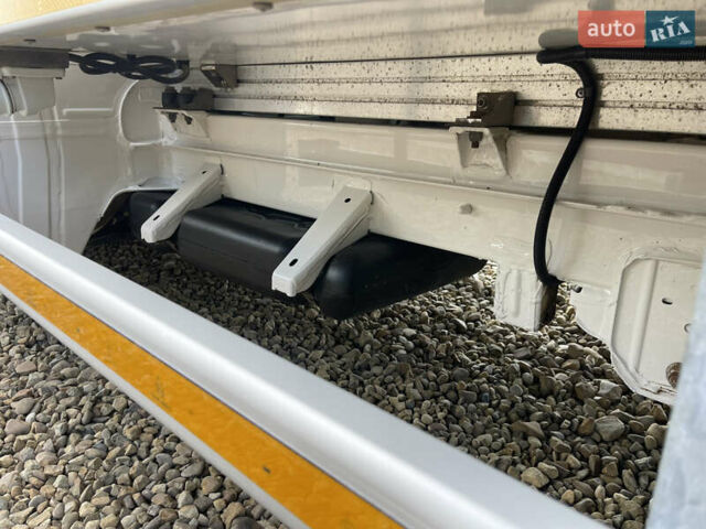 Белый Фольксваген Крафтер, объемом двигателя 2 л и пробегом 231 тыс. км за 32600 $, фото 16 на Automoto.ua