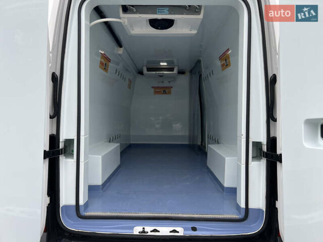 Белый Фольксваген Крафтер, объемом двигателя 2 л и пробегом 299 тыс. км за 27999 $, фото 26 на Automoto.ua