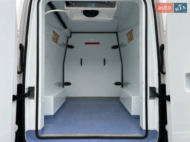 Белый Фольксваген Крафтер, объемом двигателя 2 л и пробегом 299 тыс. км за 27999 $, фото 30 на Automoto.ua