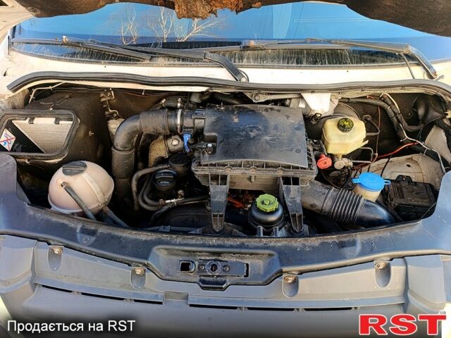 Белый Фольксваген Крафтер, объемом двигателя 2.5 л и пробегом 680 тыс. км за 11500 $, фото 8 на Automoto.ua