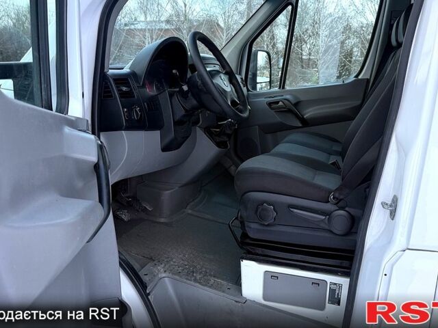 Белый Фольксваген Крафтер, объемом двигателя 2 л и пробегом 243 тыс. км за 18500 $, фото 5 на Automoto.ua