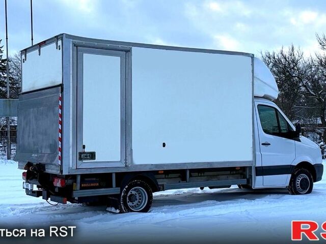 Белый Фольксваген Крафтер, объемом двигателя 2 л и пробегом 243 тыс. км за 18500 $, фото 2 на Automoto.ua