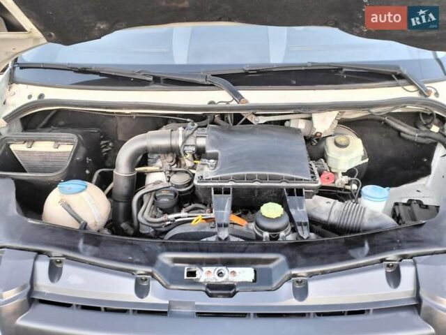 Белый Фольксваген Крафтер, объемом двигателя 2.46 л и пробегом 239 тыс. км за 13990 $, фото 12 на Automoto.ua