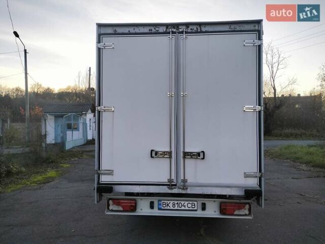 Белый Фольксваген Крафтер, объемом двигателя 2.46 л и пробегом 239 тыс. км за 13990 $, фото 5 на Automoto.ua