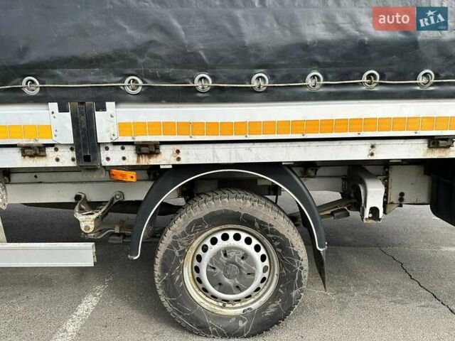 Белый Фольксваген Крафтер, объемом двигателя 2 л и пробегом 365 тыс. км за 15000 $, фото 3 на Automoto.ua