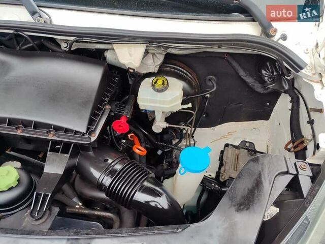 Белый Фольксваген Крафтер, объемом двигателя 2 л и пробегом 360 тыс. км за 19800 $, фото 21 на Automoto.ua