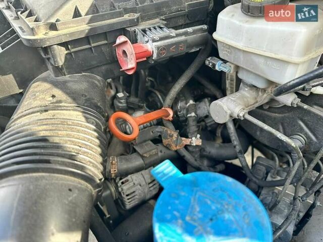 Белый Фольксваген Крафтер, объемом двигателя 2 л и пробегом 365 тыс. км за 15000 $, фото 7 на Automoto.ua