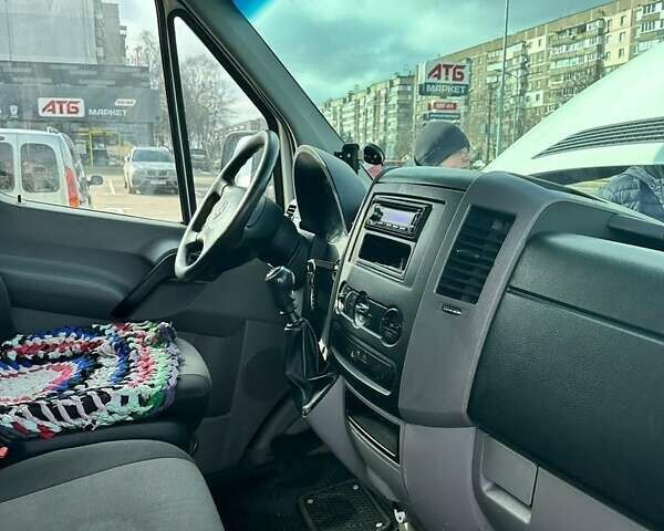 Белый Фольксваген Крафтер, объемом двигателя 2 л и пробегом 365 тыс. км за 15000 $, фото 12 на Automoto.ua