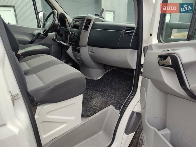 Белый Фольксваген Крафтер, объемом двигателя 2 л и пробегом 360 тыс. км за 19800 $, фото 12 на Automoto.ua