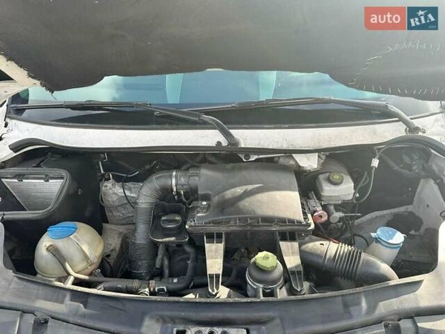 Белый Фольксваген Крафтер, объемом двигателя 2 л и пробегом 365 тыс. км за 15000 $, фото 10 на Automoto.ua