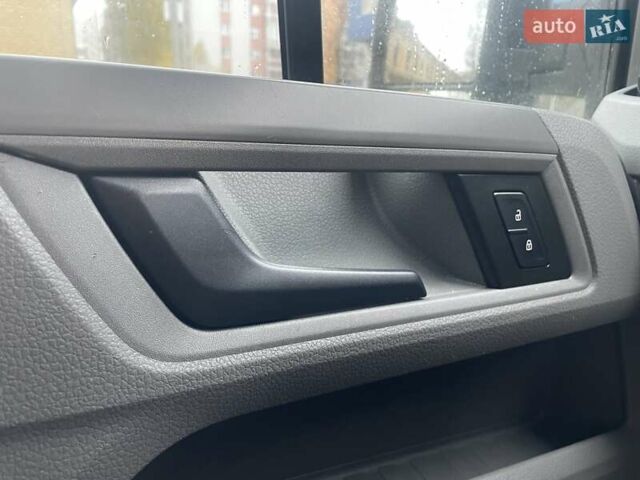 Белый Фольксваген Крафтер, объемом двигателя 2 л и пробегом 527 тыс. км за 22002 $, фото 9 на Automoto.ua