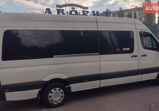 Белый Фольксваген Крафтер, объемом двигателя 2.46 л и пробегом 490 тыс. км за 16500 $, фото 1 на Automoto.ua