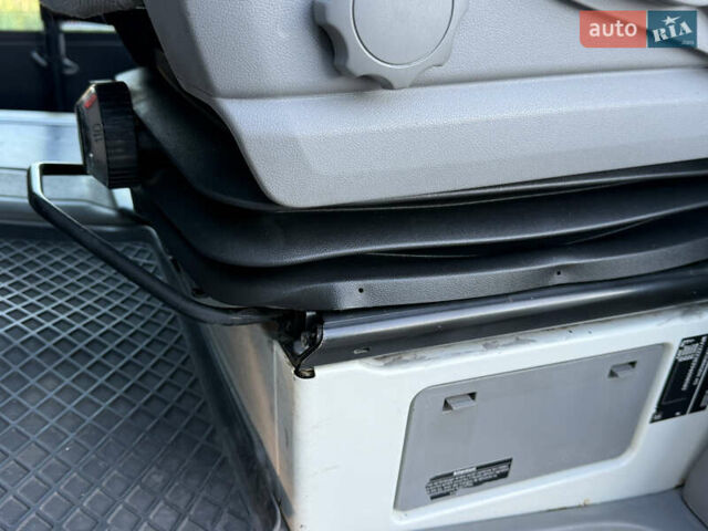 Фольксваген Крафтер 2009 в Староконстантинов на Automoto.ua Белый Фольксваген Крафтер, объемом двигателя 2.46 л и пробегом 315 тыс. км за 32500 $, фото 6 на Automoto.ua