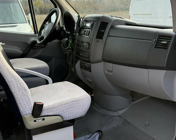 Белый Фольксваген Крафтер, объемом двигателя 2.46 л и пробегом 255 тыс. км за 33000 $, фото 10 на Automoto.ua