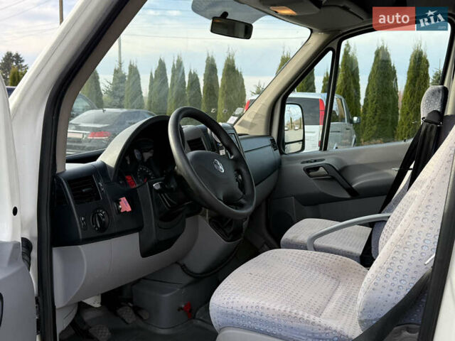 Белый Фольксваген Крафтер, объемом двигателя 2.46 л и пробегом 255 тыс. км за 33000 $, фото 7 на Automoto.ua