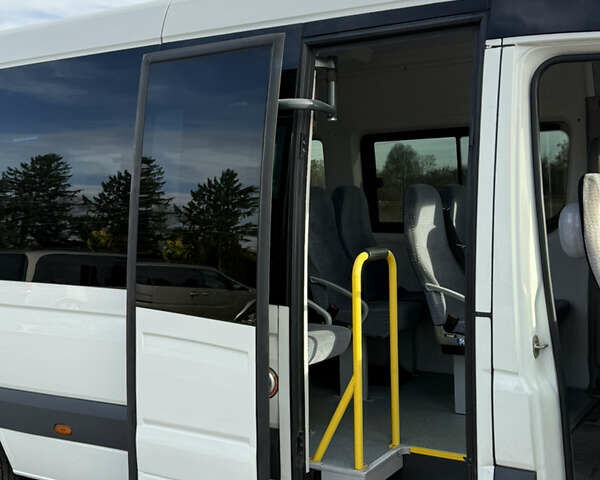 Белый Фольксваген Крафтер, объемом двигателя 2.46 л и пробегом 255 тыс. км за 33000 $, фото 13 на Automoto.ua