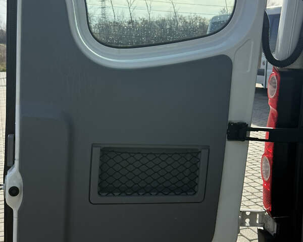 Белый Фольксваген Крафтер, объемом двигателя 2.5 л и пробегом 321 тыс. км за 22700 $, фото 14 на Automoto.ua