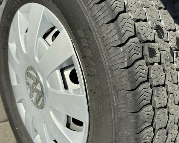 Белый Фольксваген Крафтер, объемом двигателя 2.5 л и пробегом 321 тыс. км за 22700 $, фото 4 на Automoto.ua