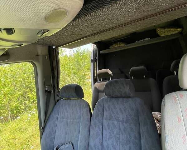 Белый Фольксваген Крафтер, объемом двигателя 2.5 л и пробегом 479 тыс. км за 11500 $, фото 3 на Automoto.ua