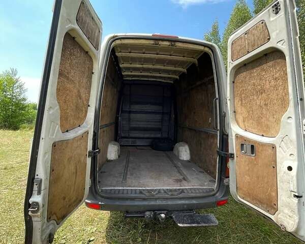 Белый Фольксваген Крафтер, объемом двигателя 2.5 л и пробегом 479 тыс. км за 11500 $, фото 6 на Automoto.ua