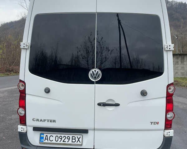 Белый Фольксваген Крафтер, объемом двигателя 1.97 л и пробегом 249 тыс. км за 16000 $, фото 2 на Automoto.ua
