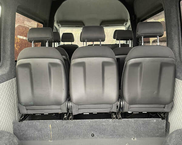 Белый Фольксваген Крафтер, объемом двигателя 1.97 л и пробегом 249 тыс. км за 16000 $, фото 7 на Automoto.ua