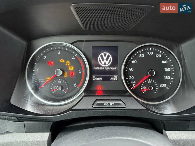 Белый Фольксваген Крафтер, объемом двигателя 2 л и пробегом 225 тыс. км за 19350 $, фото 24 на Automoto.ua