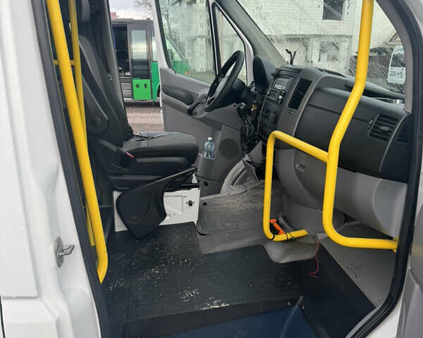 Белый Фольксваген Крафтер, объемом двигателя 2 л и пробегом 380 тыс. км за 19999 $, фото 4 на Automoto.ua