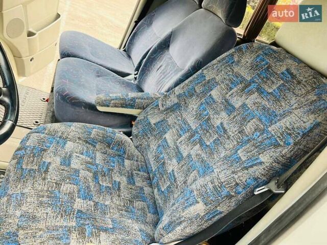 Фольксваген Крафтер 2009 в Каменское - Днепродзержинск на Automoto.ua Белый Фольксваген Крафтер, объемом двигателя 2.46 л и пробегом 250 тыс. км за 9999 $, фото 26 на Automoto.ua