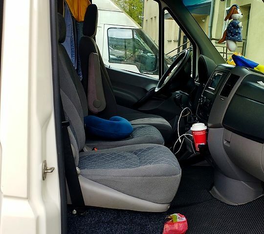 Фольксваген Крафтєр 2009 у Києві на Automoto.ua Білий Фольксваген Крафтєр, об'ємом двигуна 2.5 л та пробігом 450 тис. км за 12000 $, фото 5 на Automoto.ua