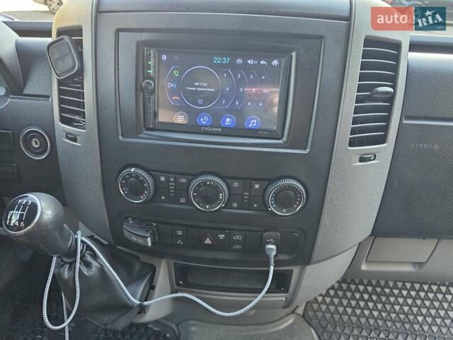 Белый Фольксваген Крафтер, объемом двигателя 1.97 л и пробегом 550 тыс. км за 14800 $, фото 13 на Automoto.ua