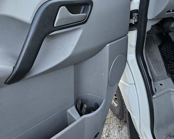 Белый Фольксваген Крафтер, объемом двигателя 1.97 л и пробегом 550 тыс. км за 14800 $, фото 11 на Automoto.ua