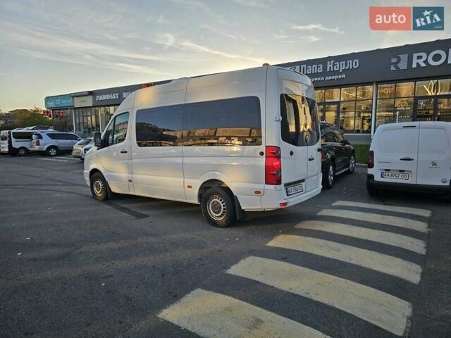 Белый Фольксваген Крафтер, объемом двигателя 1.97 л и пробегом 550 тыс. км за 14800 $, фото 4 на Automoto.ua