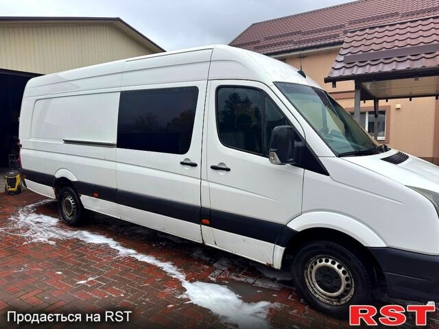 Белый Фольксваген Крафтер, объемом двигателя 2 л и пробегом 370 тыс. км за 16600 $, фото 1 на Automoto.ua