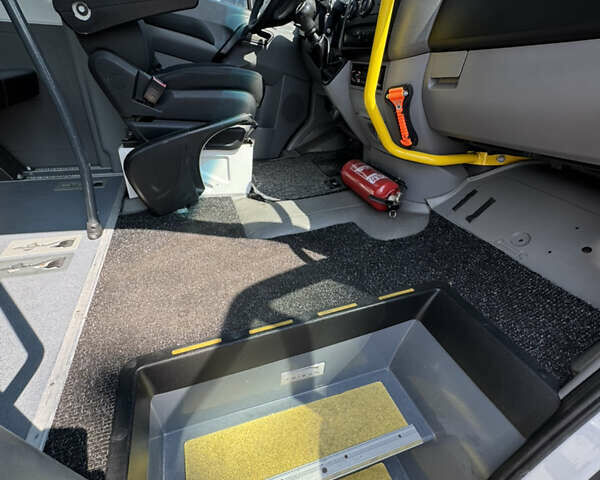 Білий Фольксваген Крафтєр, об'ємом двигуна 2 л та пробігом 339 тис. км за 20900 $, фото 13 на Automoto.ua