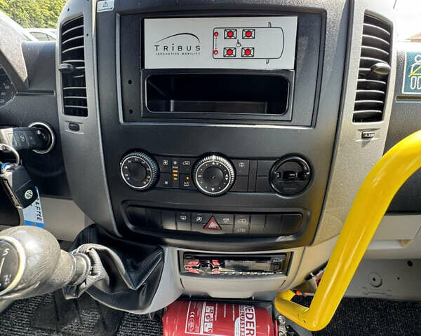 Білий Фольксваген Крафтєр, об'ємом двигуна 2 л та пробігом 339 тис. км за 20900 $, фото 18 на Automoto.ua