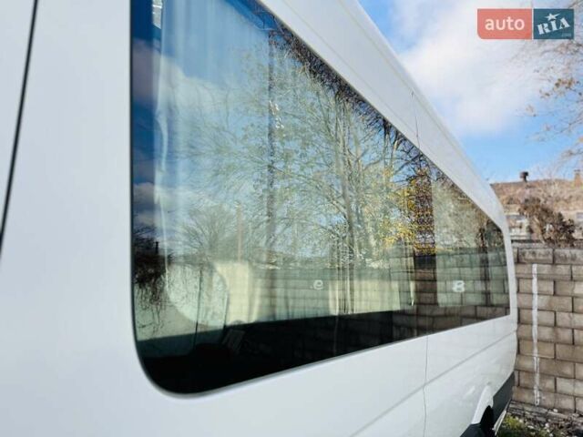 Білий Фольксваген Крафтєр, об'ємом двигуна 1.97 л та пробігом 290 тис. км за 29950 $, фото 10 на Automoto.ua