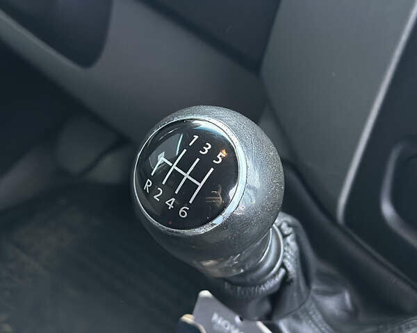 Білий Фольксваген Крафтєр, об'ємом двигуна 1.97 л та пробігом 398 тис. км за 18500 $, фото 13 на Automoto.ua