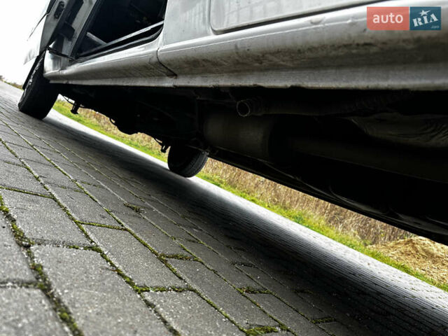 Белый Фольксваген Крафтер, объемом двигателя 0 л и пробегом 300 тыс. км за 17800 $, фото 12 на Automoto.ua