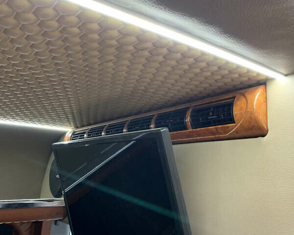 Білий Фольксваген Крафтєр, об'ємом двигуна 1.97 л та пробігом 450 тис. км за 17800 $, фото 13 на Automoto.ua