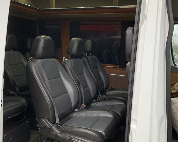 Білий Фольксваген Крафтєр, об'ємом двигуна 1.97 л та пробігом 450 тис. км за 17800 $, фото 10 на Automoto.ua