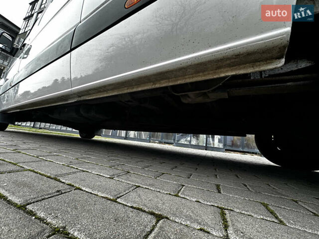 Белый Фольксваген Крафтер, объемом двигателя 0 л и пробегом 300 тыс. км за 17800 $, фото 11 на Automoto.ua