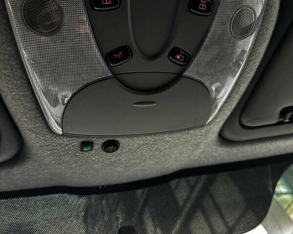 Белый Фольксваген Крафтер, объемом двигателя 0 л и пробегом 300 тыс. км за 17800 $, фото 18 на Automoto.ua