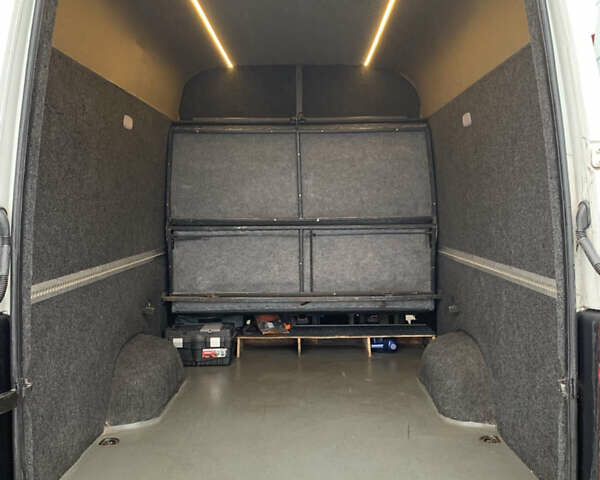 Білий Фольксваген Крафтєр, об'ємом двигуна 1.97 л та пробігом 450 тис. км за 17800 $, фото 20 на Automoto.ua