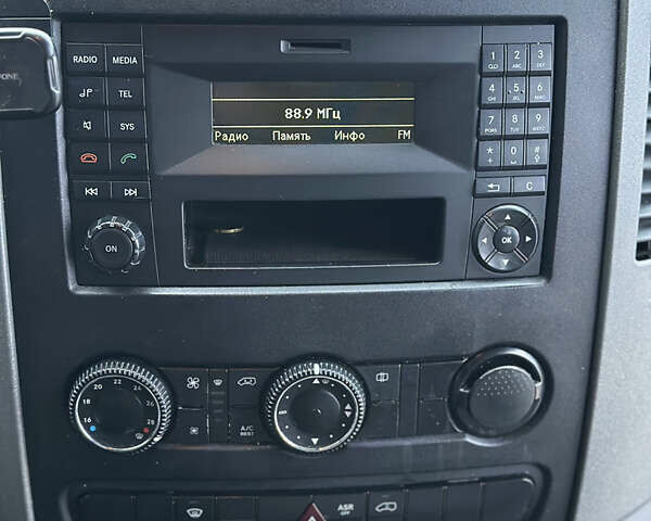 Білий Фольксваген Крафтєр, об'ємом двигуна 1.97 л та пробігом 398 тис. км за 18500 $, фото 17 на Automoto.ua