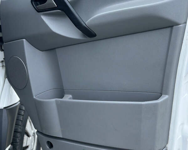 Білий Фольксваген Крафтєр, об'ємом двигуна 1.97 л та пробігом 398 тис. км за 18500 $, фото 12 на Automoto.ua