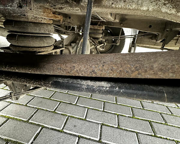 Белый Фольксваген Крафтер, объемом двигателя 0 л и пробегом 300 тыс. км за 17800 $, фото 10 на Automoto.ua